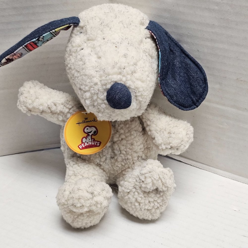 Tag Hallmark Snoopy Dog Sherpa Peanuts Comic Strips Ears Plush Charlie Brown
